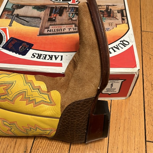 Justin Boots for men. Like new! Size 8.5 - Picture 8 of 11